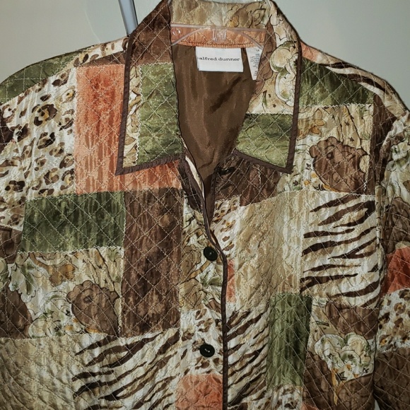 Button down jacket - Picture 2 of 2